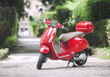 Hire a Vespa 125 from Easy Bike Rent Rome